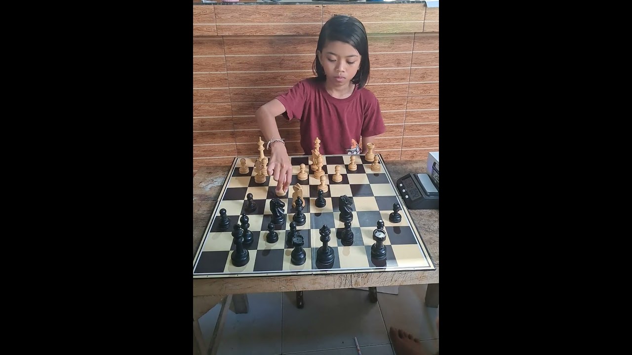 Happy kids play chess @MrBeast help subrice.. 