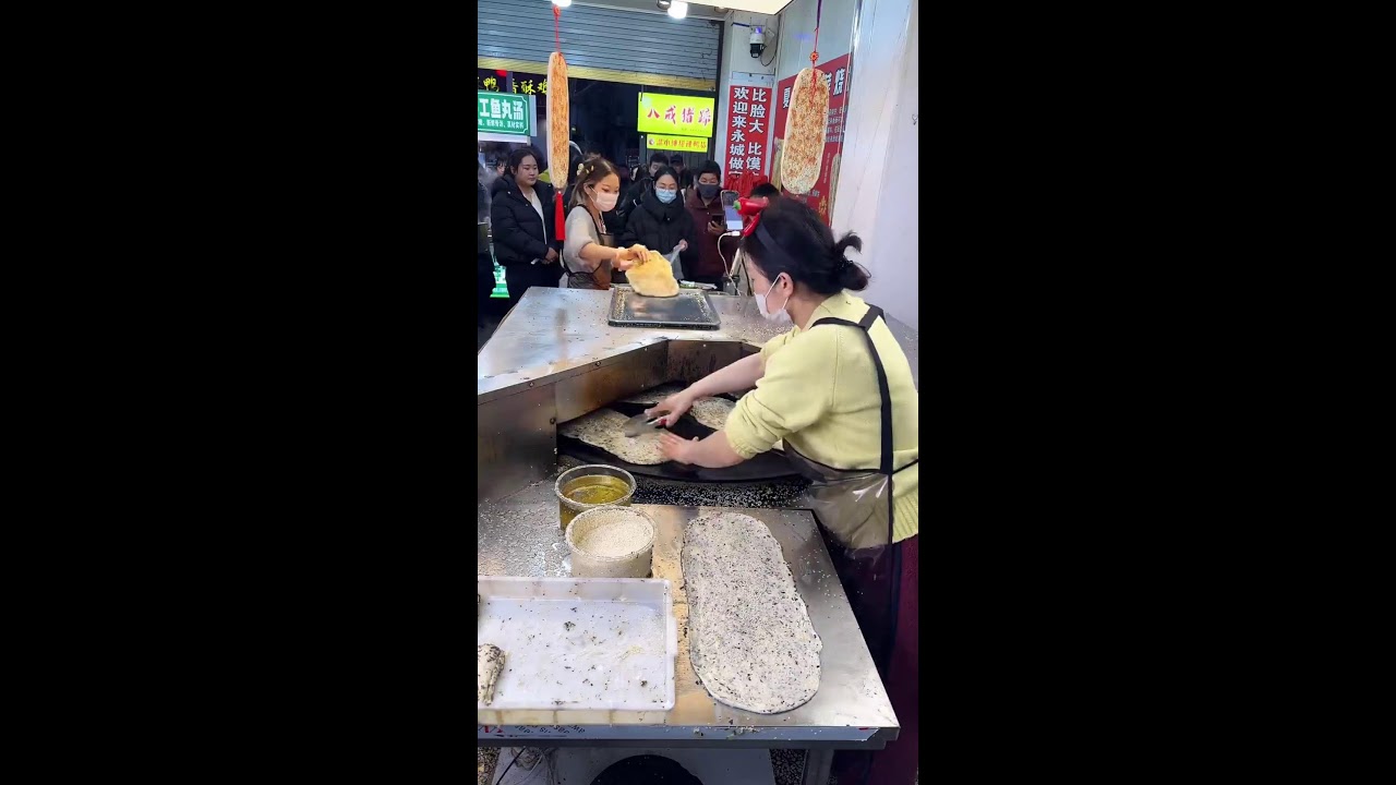 Delicious food live