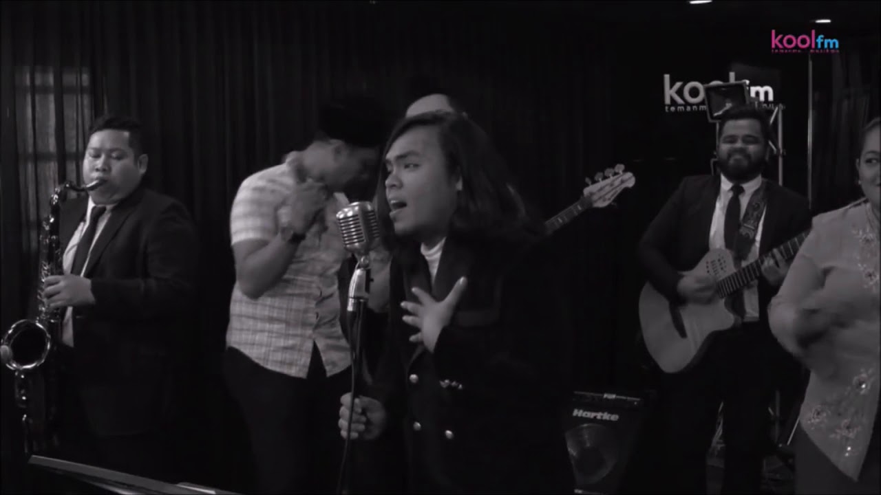 Bila Larut Malam ( P. Ramlee ) cover by Aruel and The FaSoLa for KoolFM