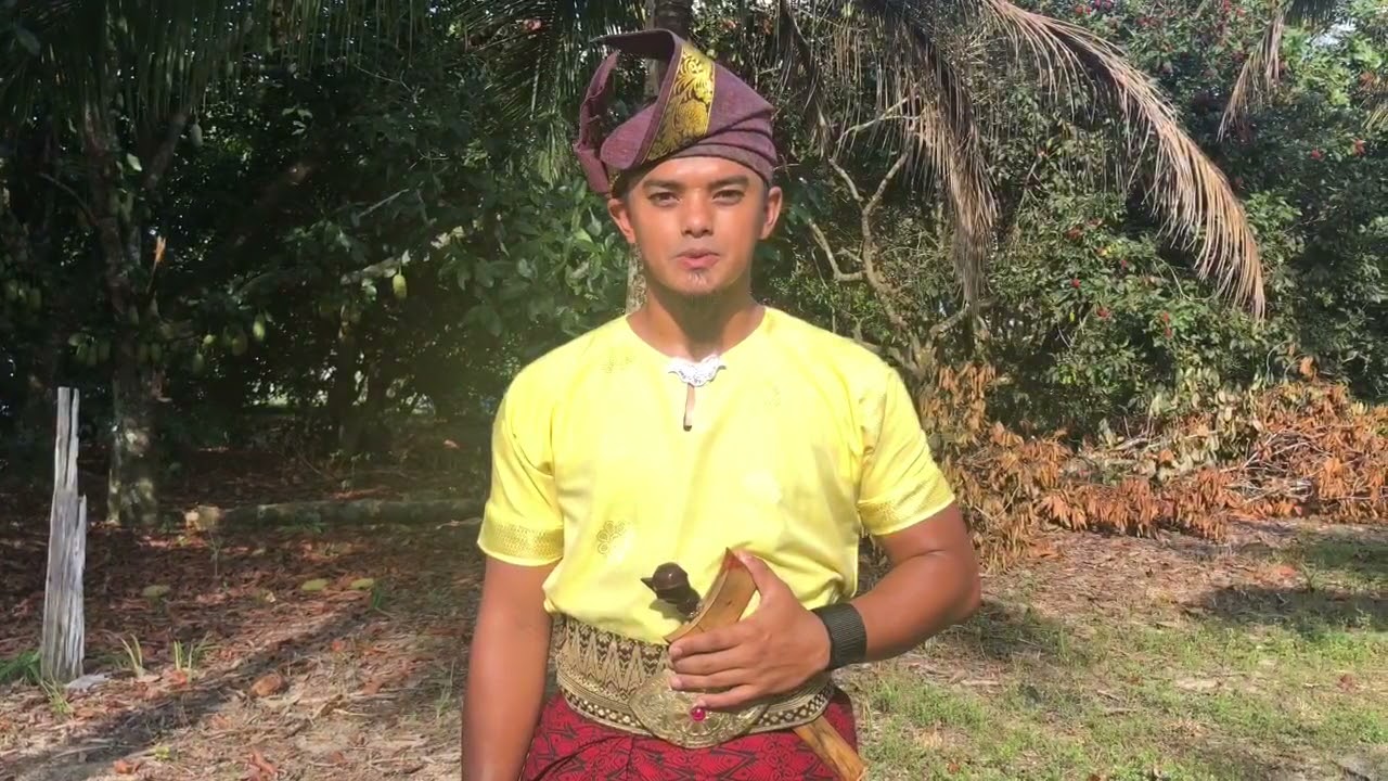 TARI SILAT SOLO KREATIF DARI ZULFAHMI PUSAKA GAYONG KUANTAN.