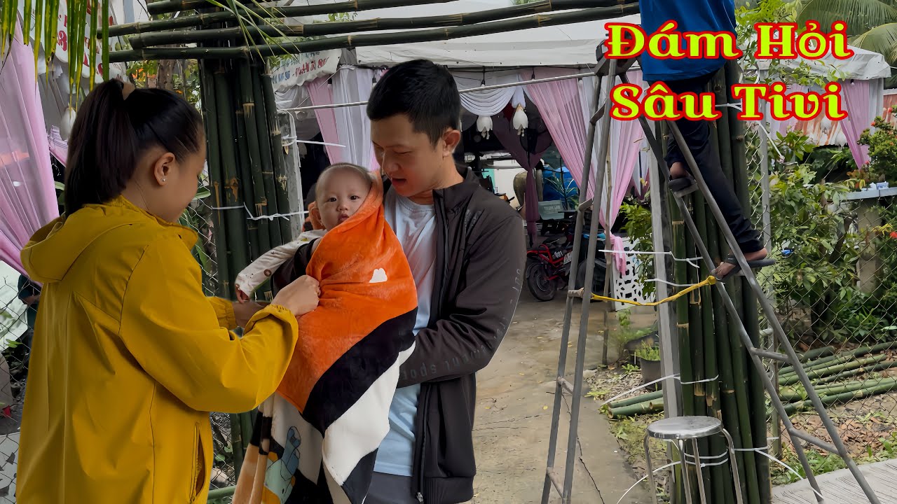 Семейное путешествие малышки Кем к бабушке и дедушке на помолвку тети