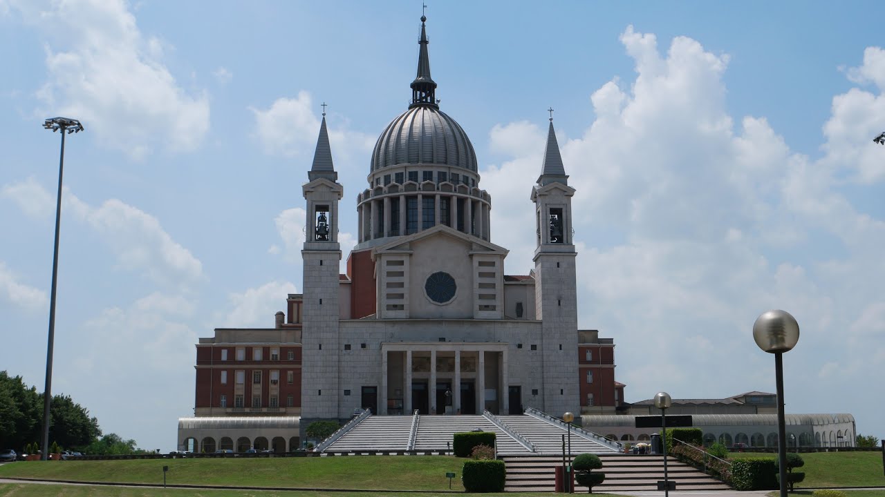Colle Don Bosco, Basilica di San Giovanni Bosco