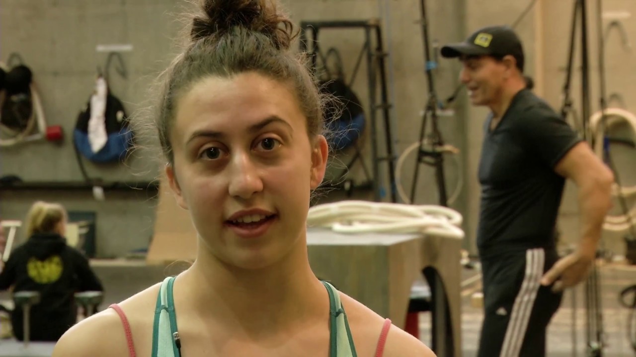 Portrait of Danielle Saulnier, student at École nationale de cirque