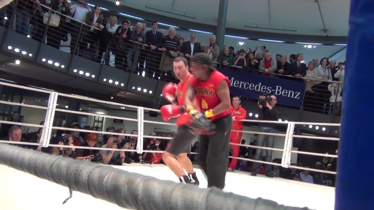 Wladimir Klitschko works the mitts with trainer Emanuel Steward