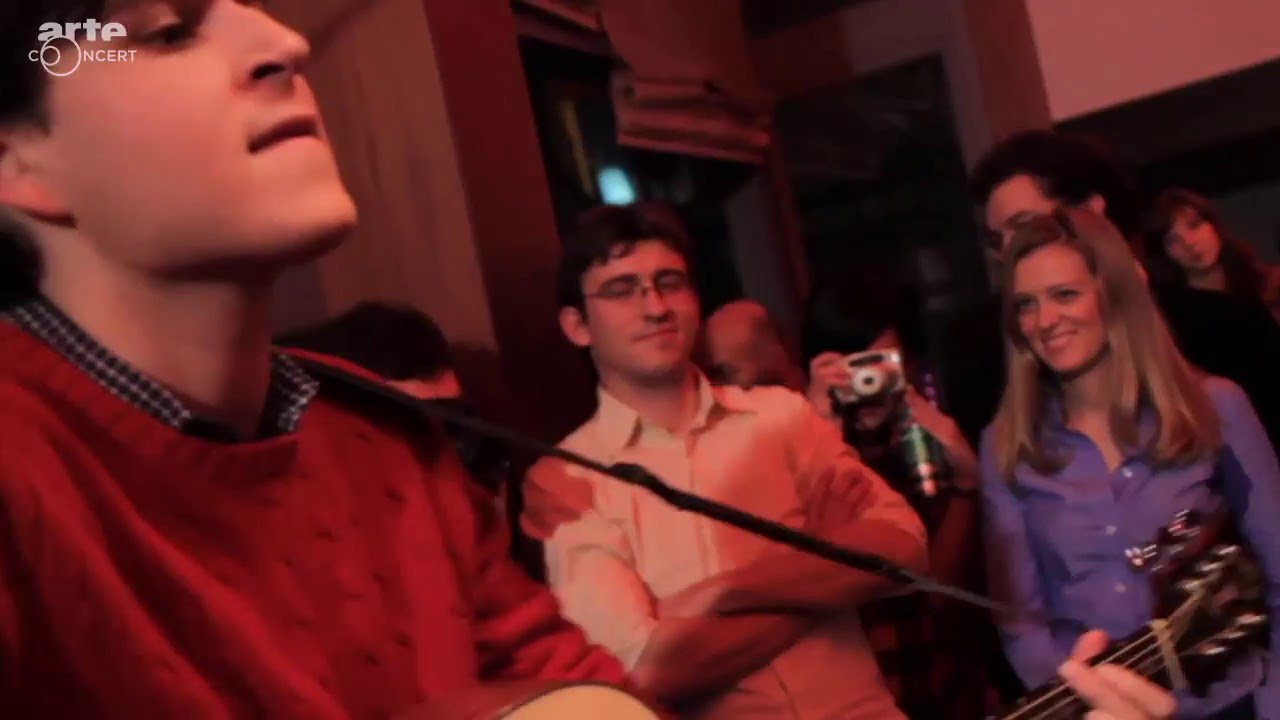 Vampire Weekend - Live 2009 [Full set] [live Performance] [Concert]