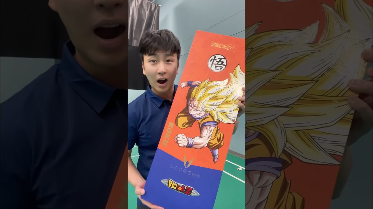 Super lame VS super cool badminton racket #badminton #dragonball #dragonballz #badmintonracket