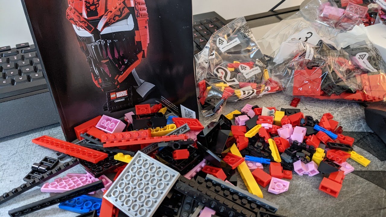 Carnage Lego Bust Build