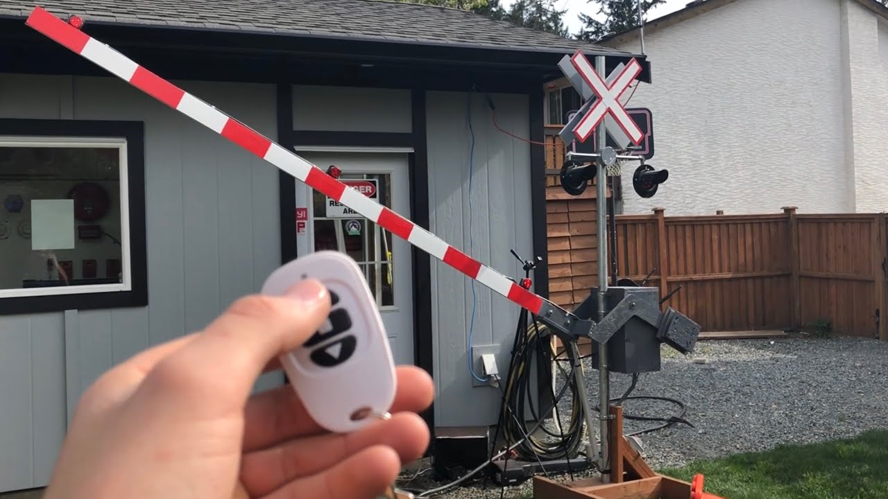 Making my homemade railroad gate remote control