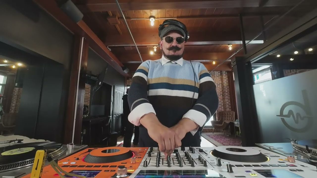 Whyzzz | THEBEAT.ROOM 019
