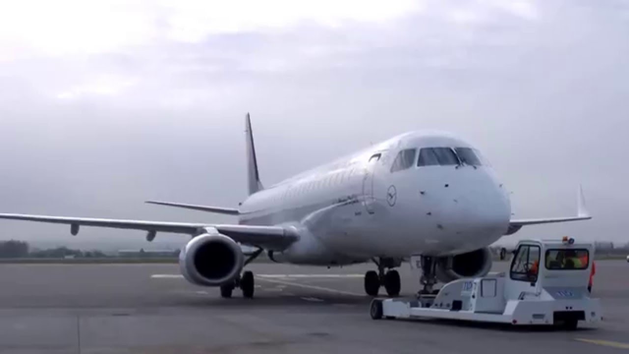 Elektryczny bezdyszlowy push-back TLD TPX-100-E & Embraer 195