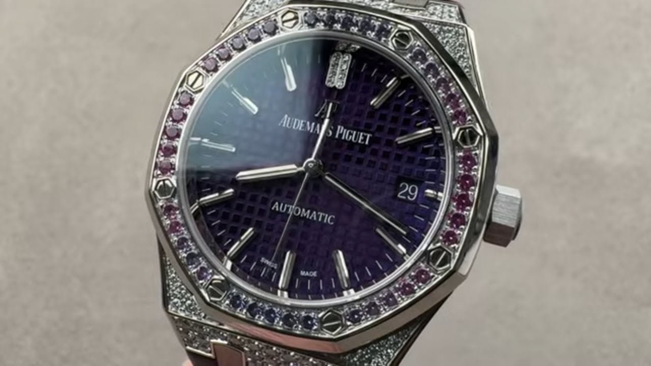 Обзор часов Audemars Piguet Royal Oak Midsize 15452BC.ZY.D600CR.01 - 37 мм, белое золото, с драго...