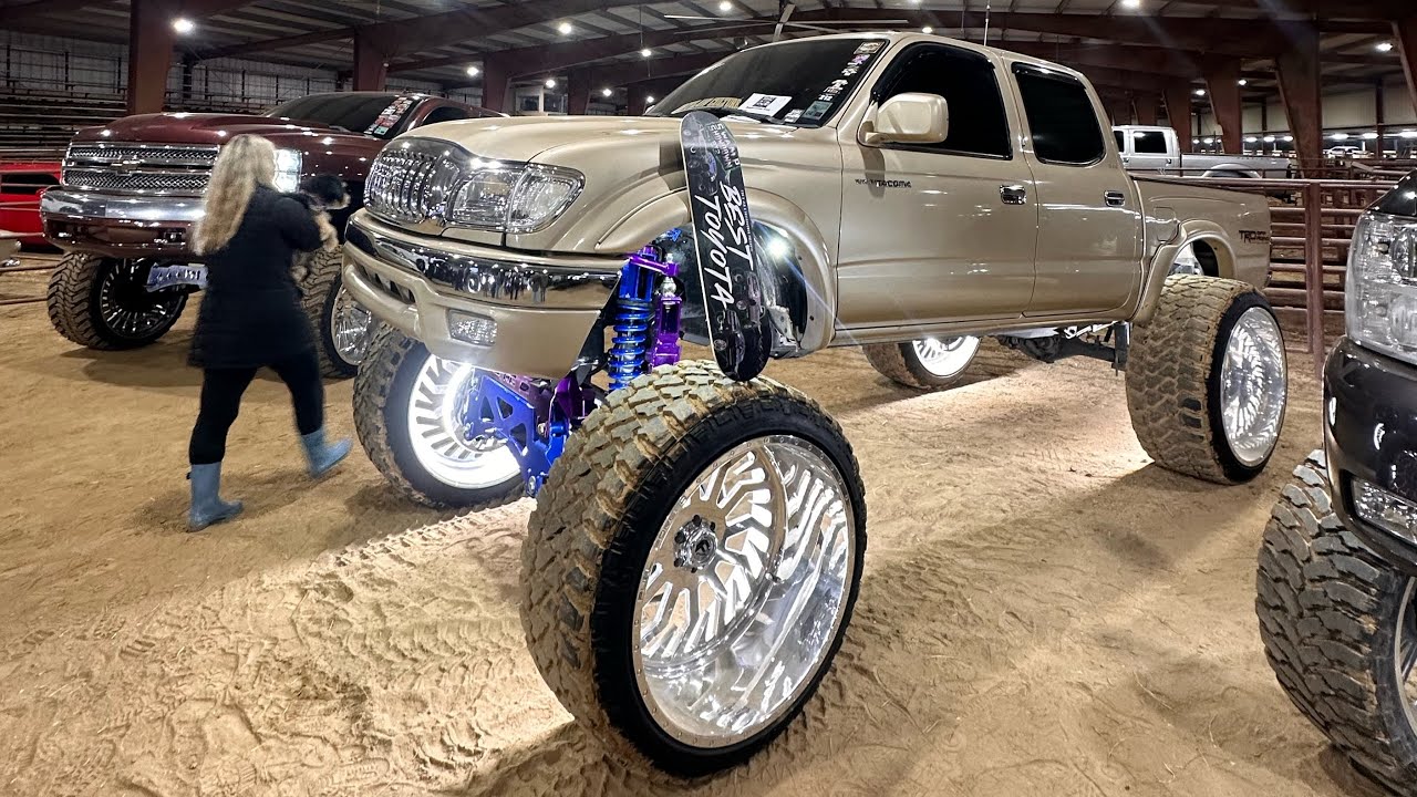 Biggest IFS Tacoma at Swamp Showdown Pt.2 Truck Falls Off the Trailer!!!