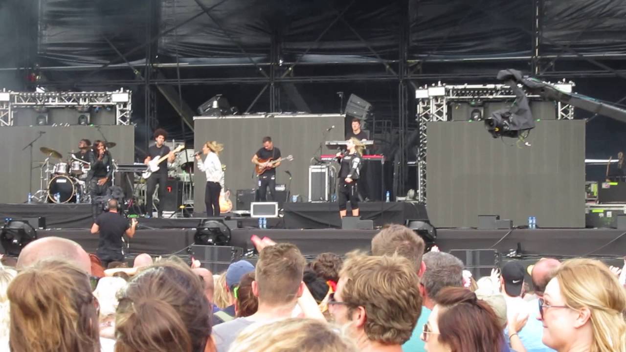 Virgin V Festival Hylands Park Main stage All Saints Pure Shores 21st August 2016