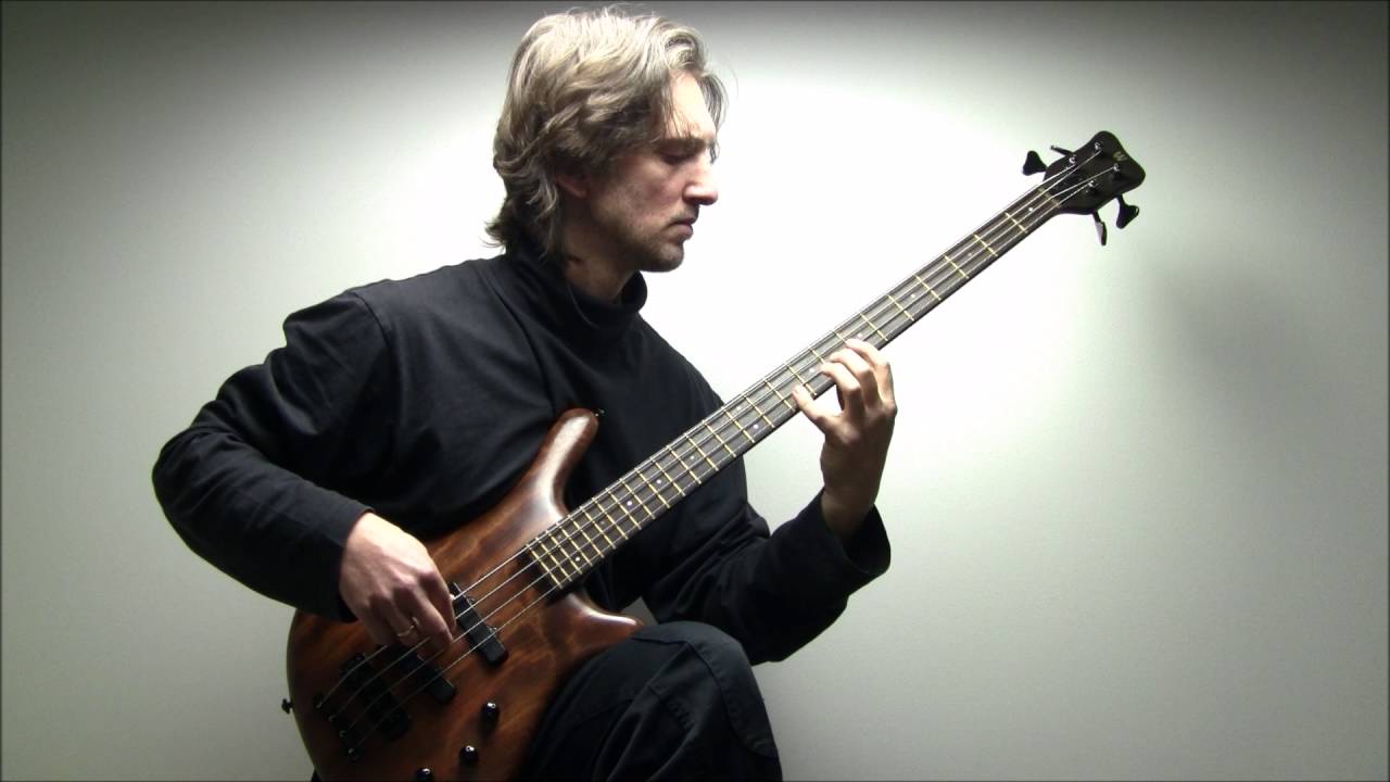 J.S.Bach, Cello Suite N.ro 5, prelude - Mario D´Amato, bass guitar