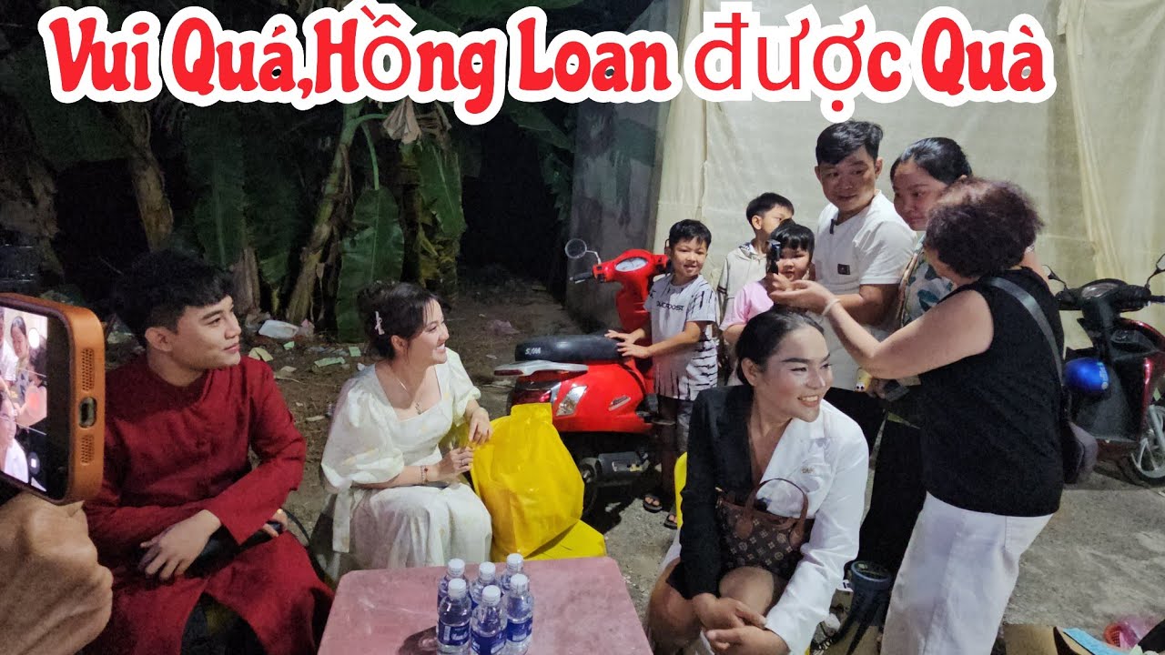 HỒNG LOAN ĐẾN TRONG KHUYA BẤT NGỜ NHẬN QUÀ ĐẶC BIỆT