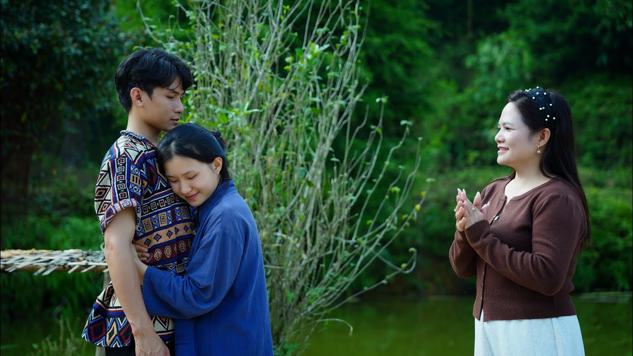 After much effort, Tieu Nu's family was reunited - a happy and memorable moment.