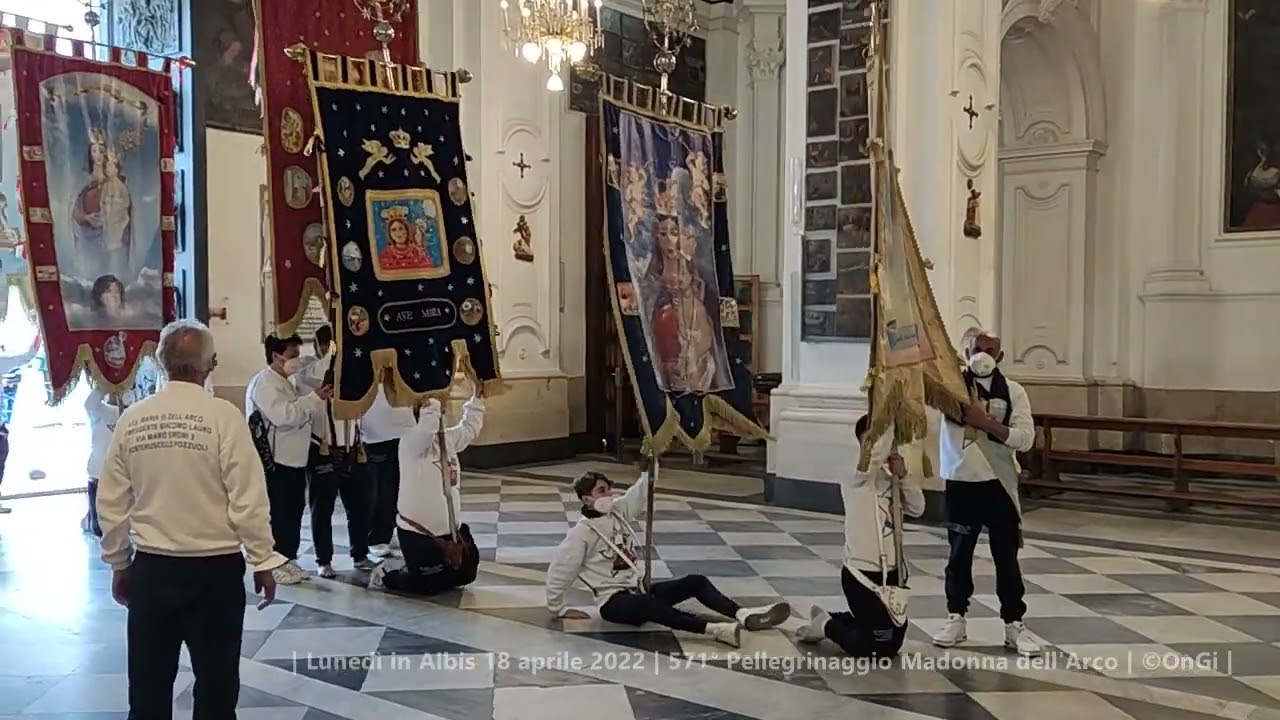 Fujenti devoti alla Madonna dell'arco al Santuario