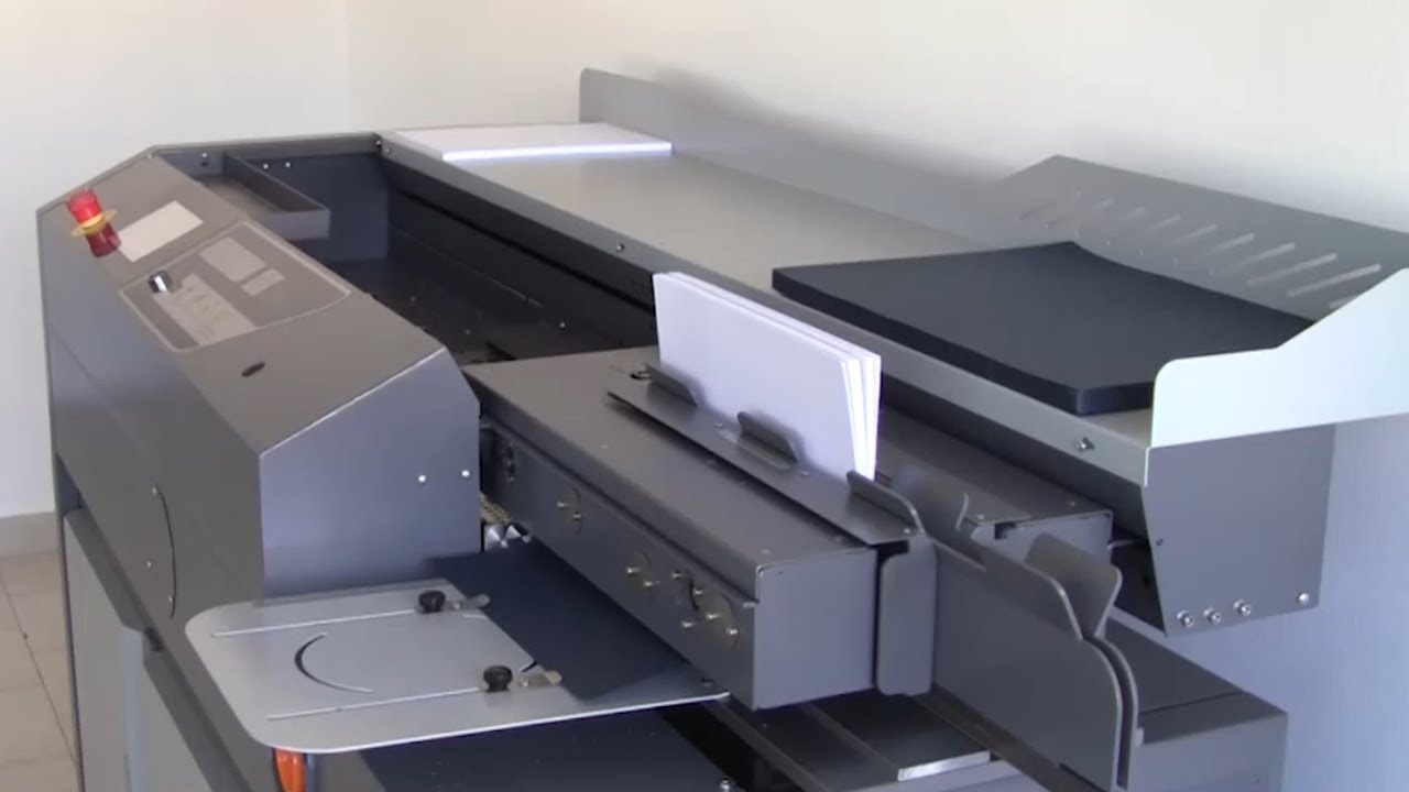 Brossuratrice automatica hot-melt mod. 440 AUTO (www.plastitech.it)