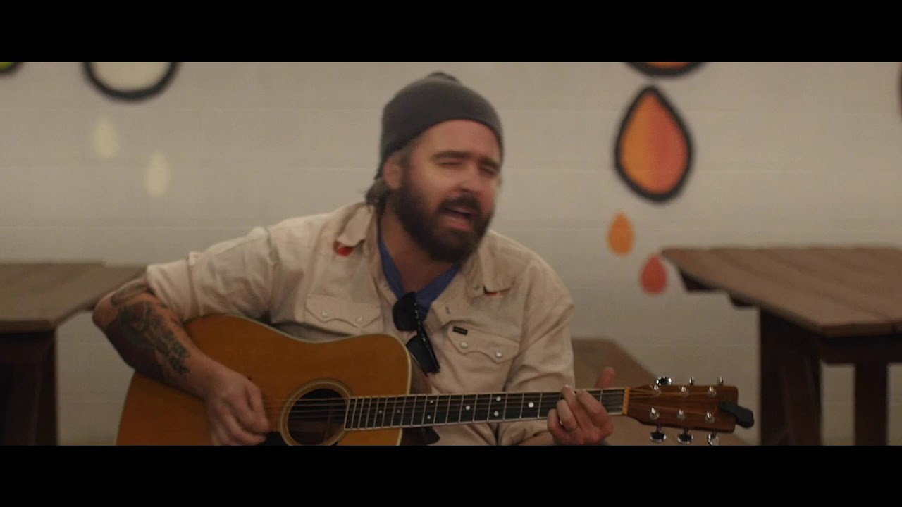 //THE BONFIRE SESSIONS// JONATHAN SINGLETON - DIAMOND RINGS AND OLD BARSTOOLS//