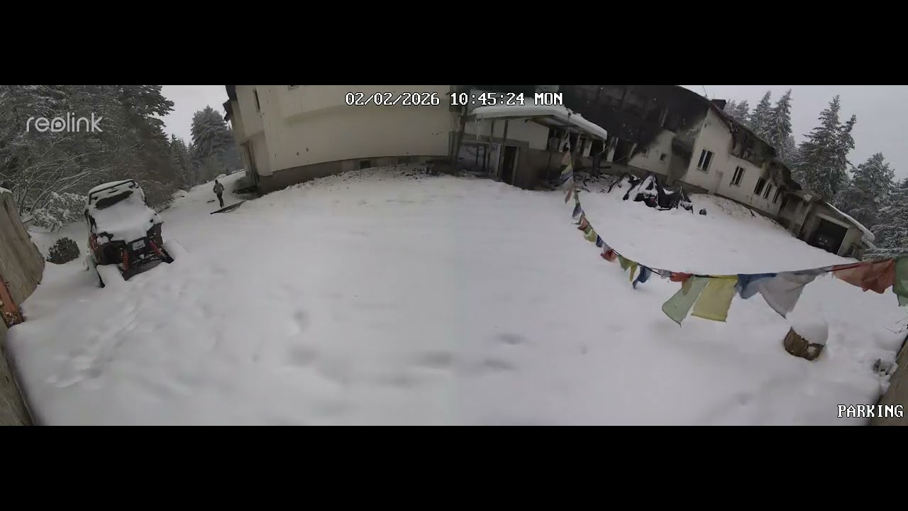 Петрохан - Камера 6 - паркинг- 02.02.; 10:45 ч.