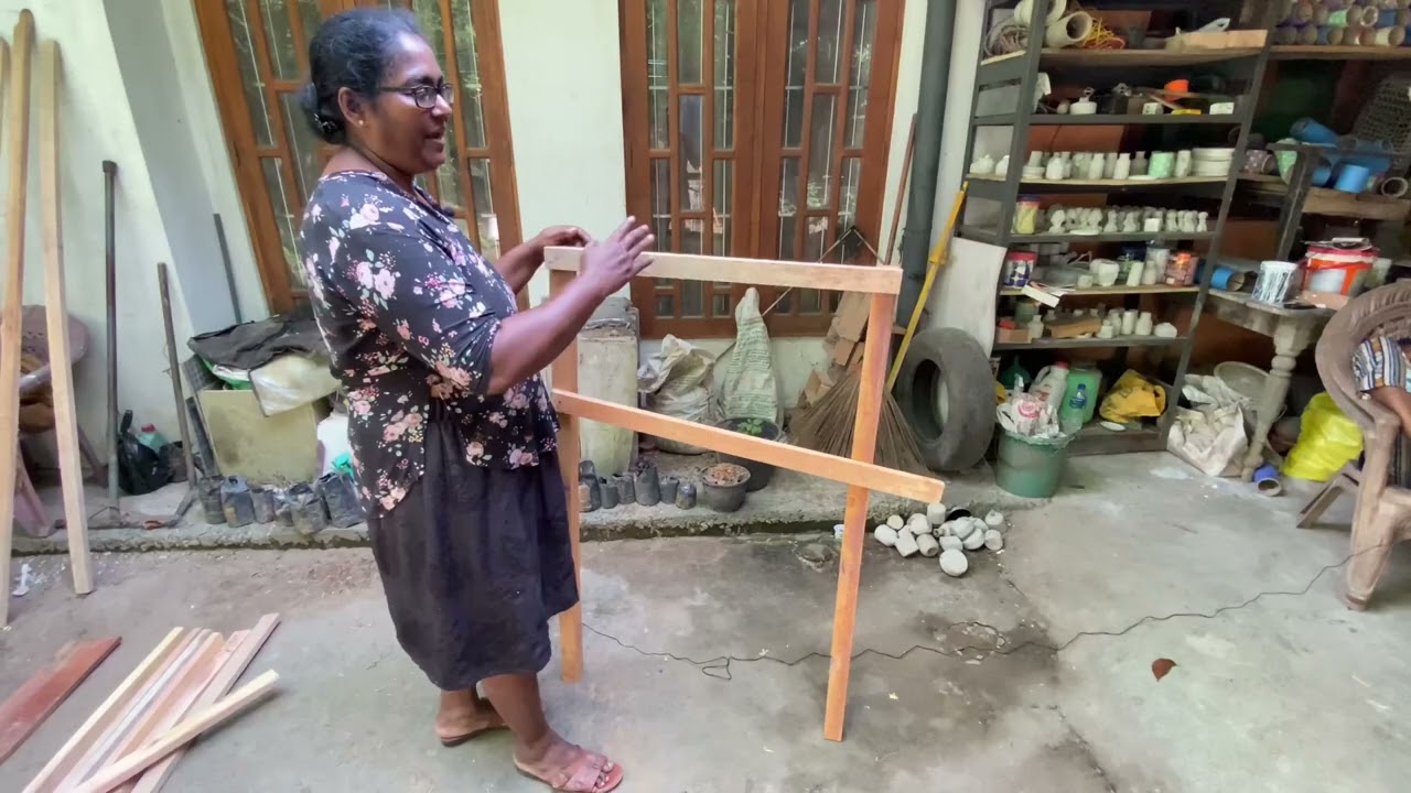 Watu palanaya 01 - watu kotuwak nirmanaya kara ganna akaraya. වටුවන් සදහා කොටුවක් හදමු