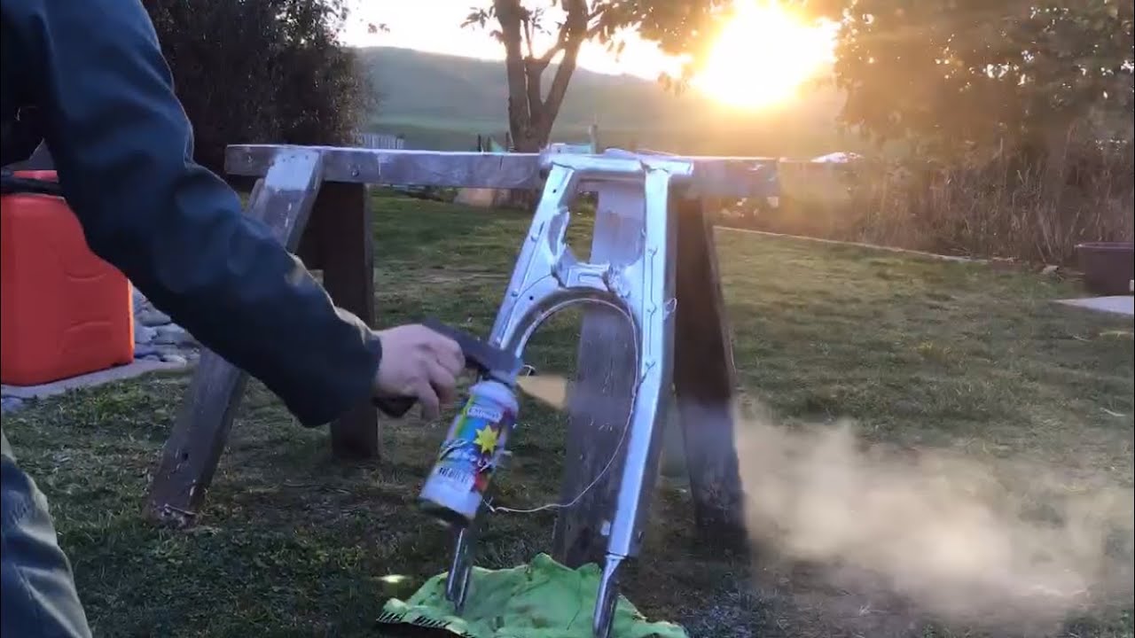 1993 Honda XR200R Build Part 4: Painting