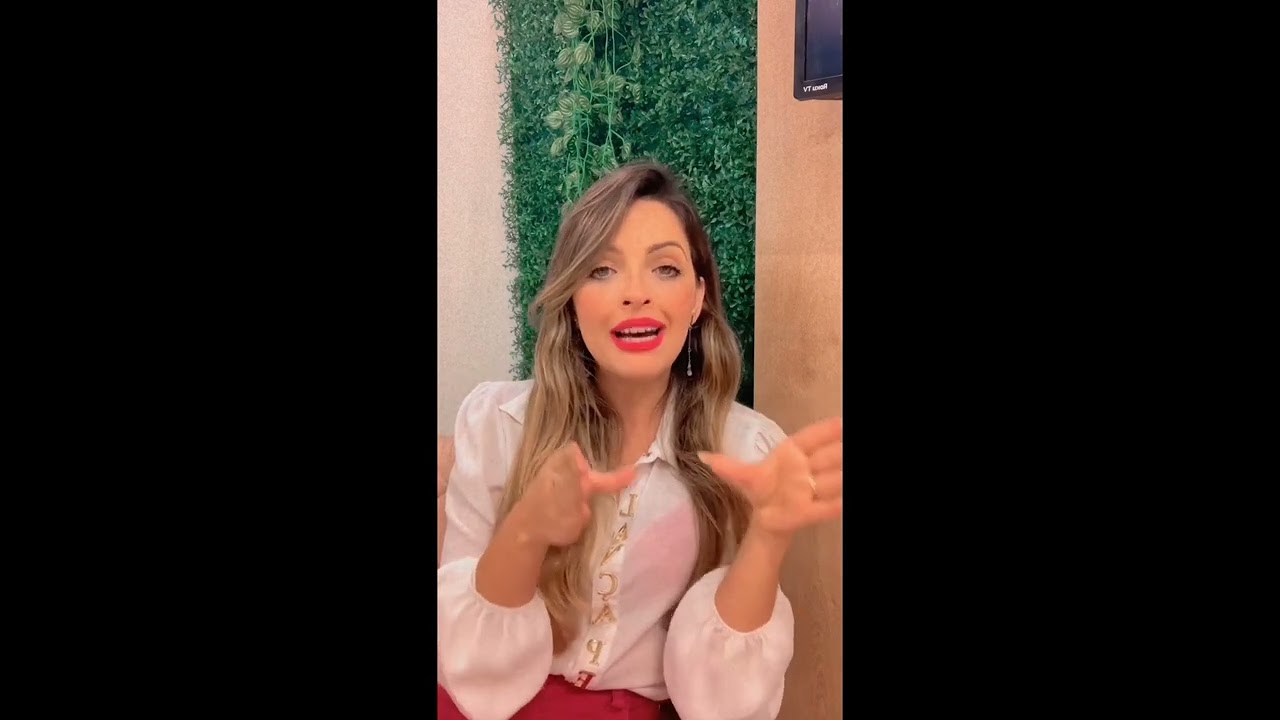 Oraculista, cartomante ou tar&oacute;loga? Veja nesse v&iacute;deo qual da diferen&ccedil;a.