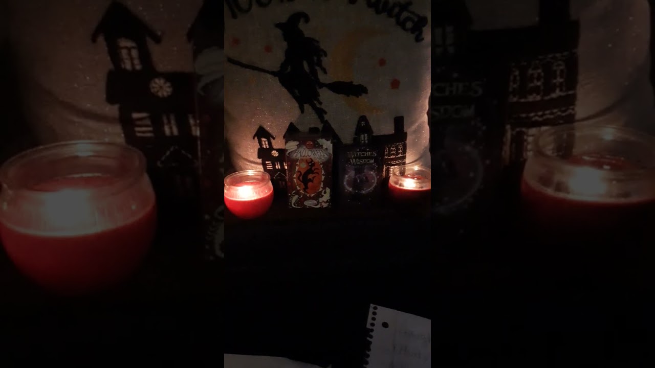 Differences between Tarot and Oracle cards. Blue Dragon Tarot & Oracle readings