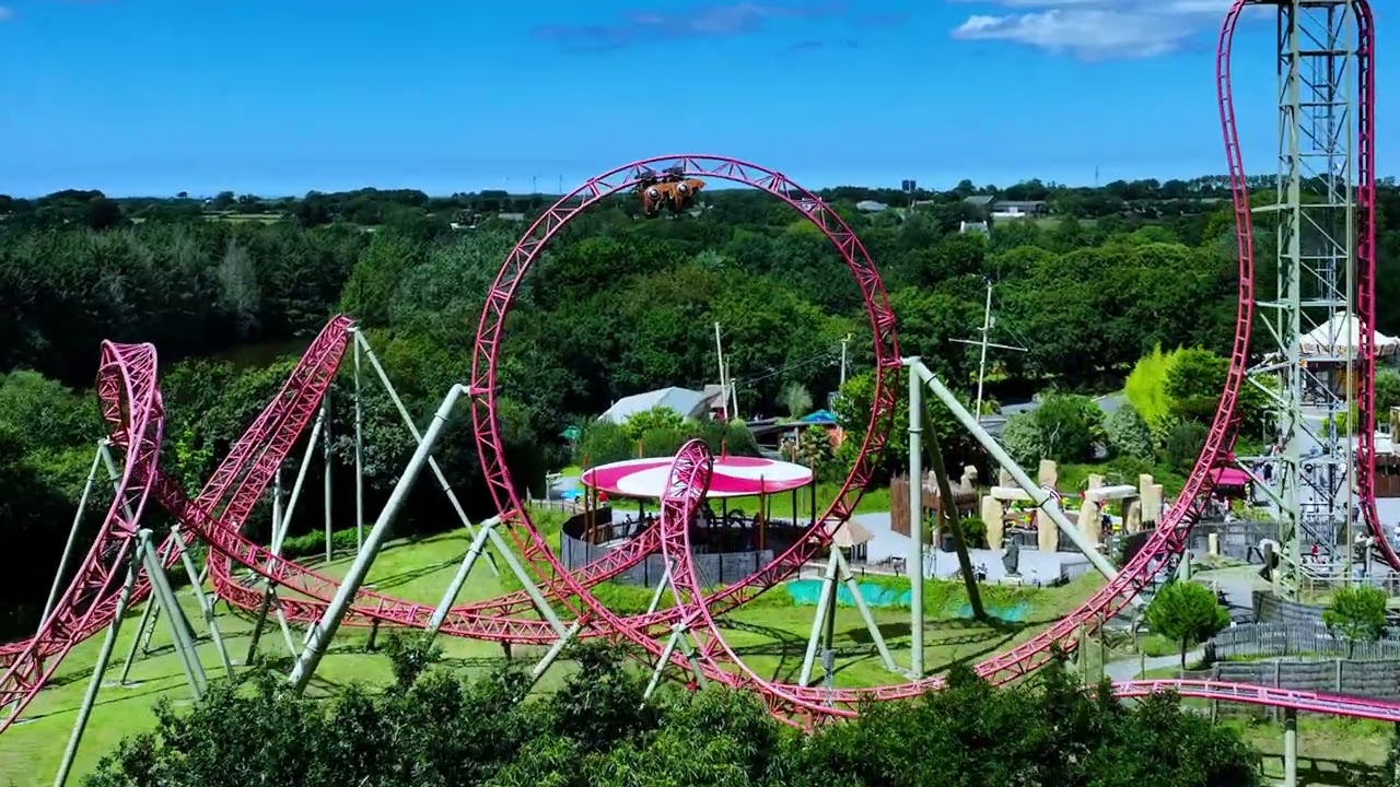 Venez d&eacute;couvrir le plus grand parc d'attractions de Bretagne : La R&eacute;cr&eacute; des 3 Cur&eacute;s.