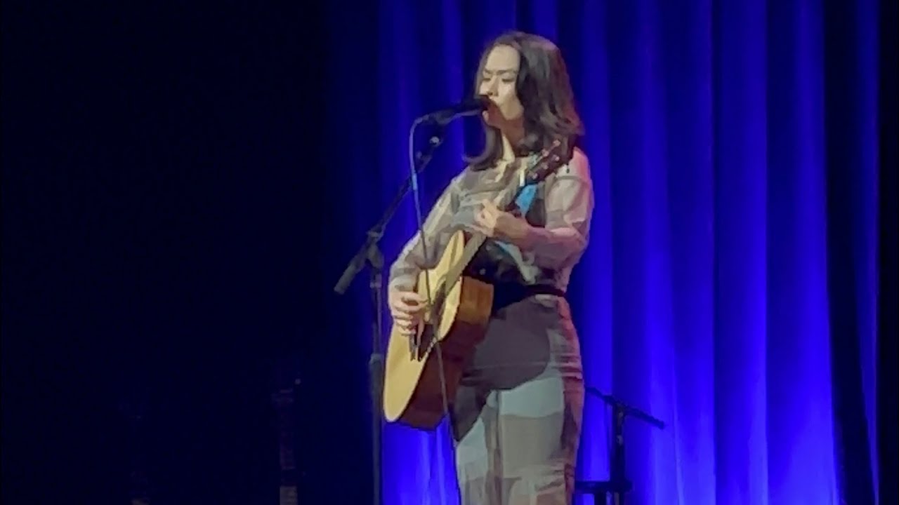 Mitski Covers “Coyote, My Little Brother” at NY Amateur Mistake Intimate Acoustic Show