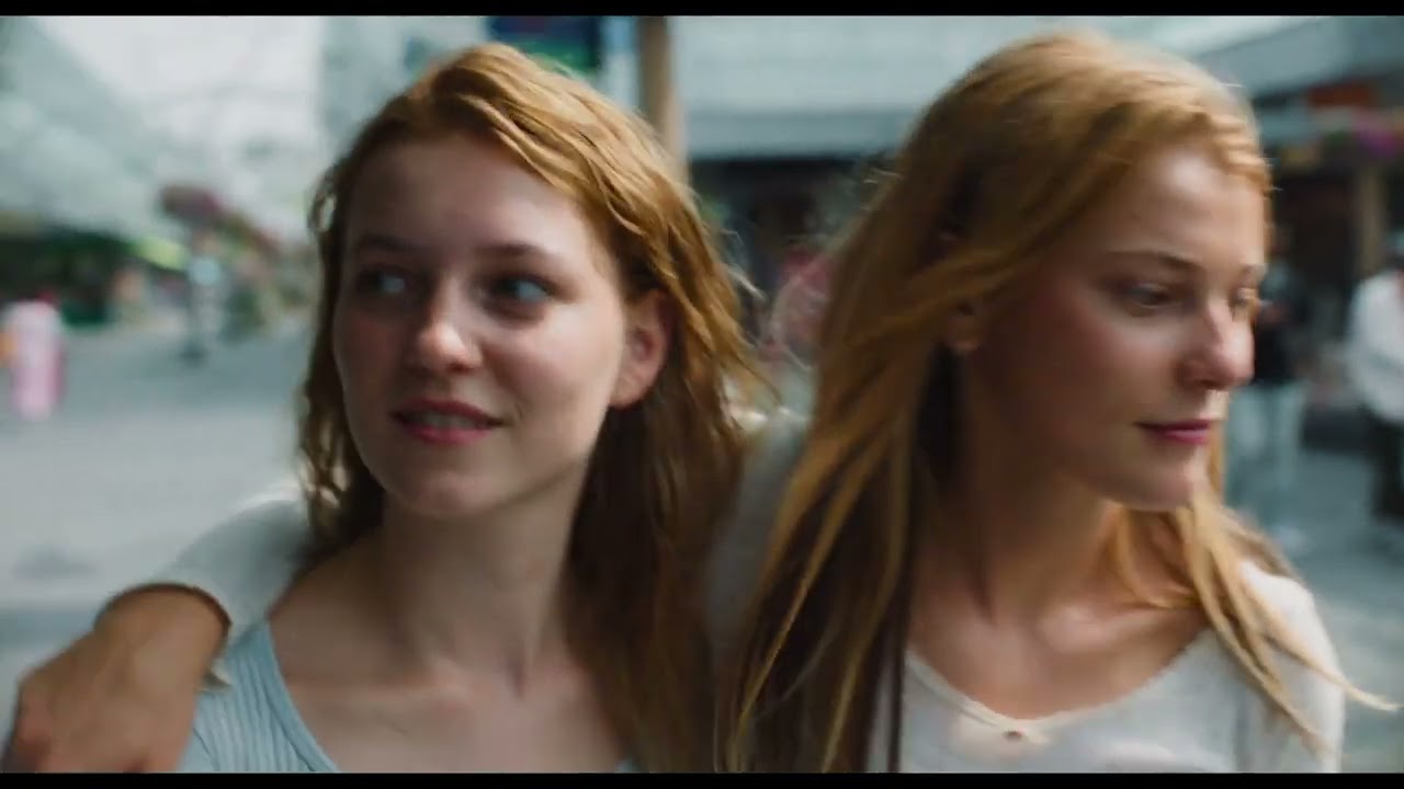 Trailer A Family