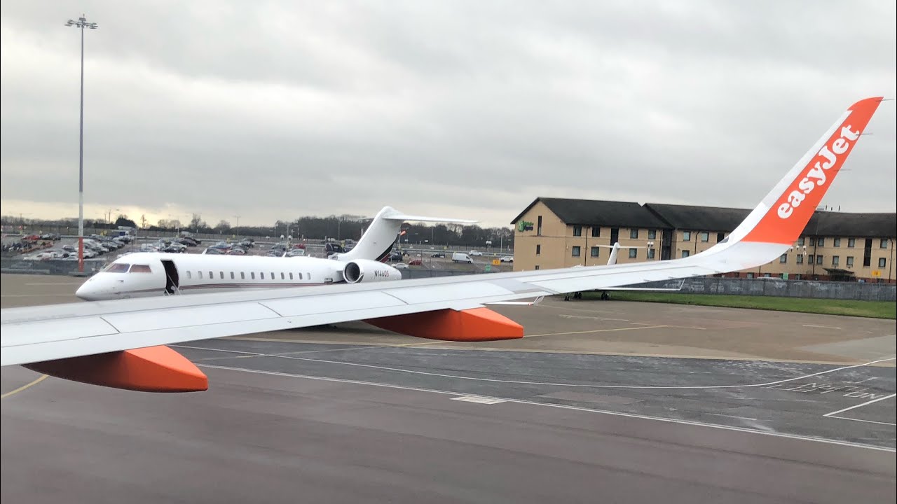 Full EasyJet Take-Off From Luton Airport