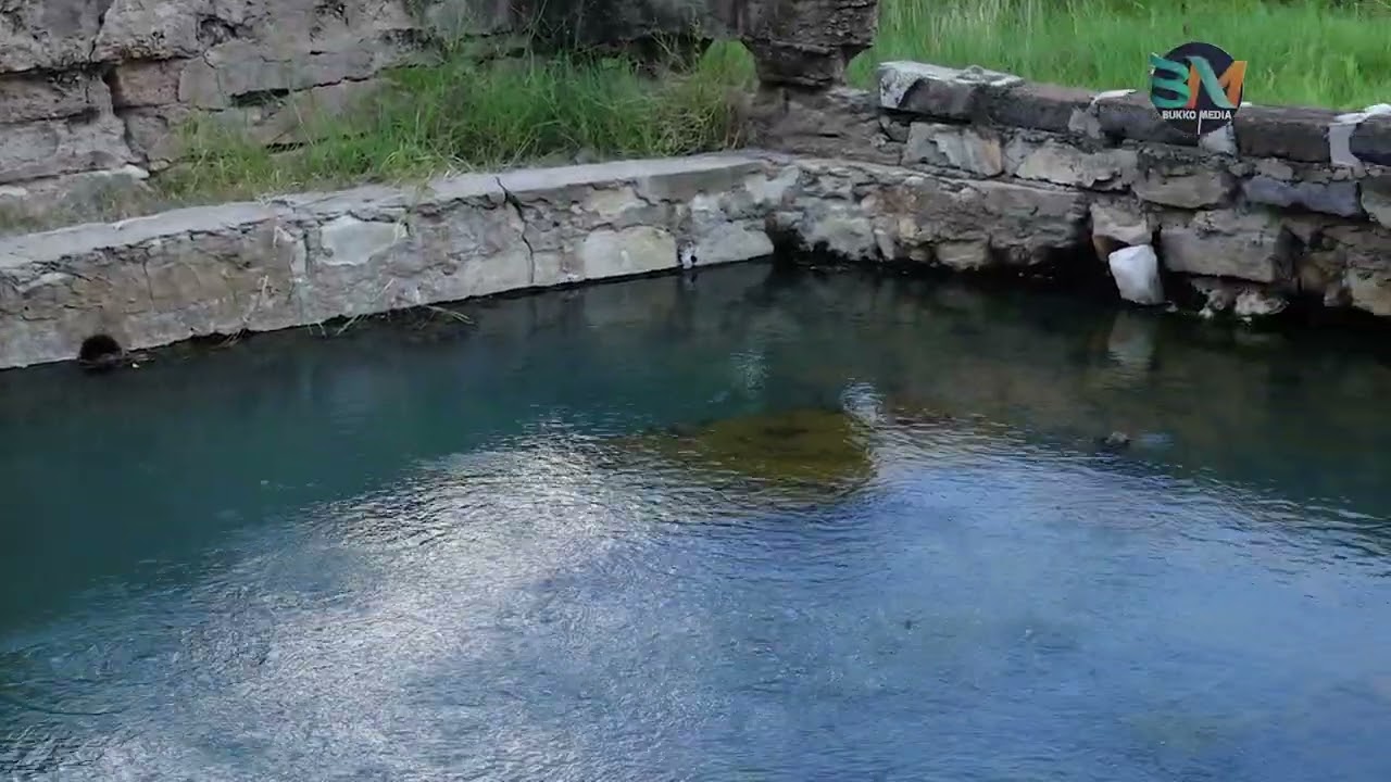 TAZAMA MAAJABU YA  KISIMA KINACHOTOA MAJI YA MOTO UTETE WILAYA YA RUFIJI