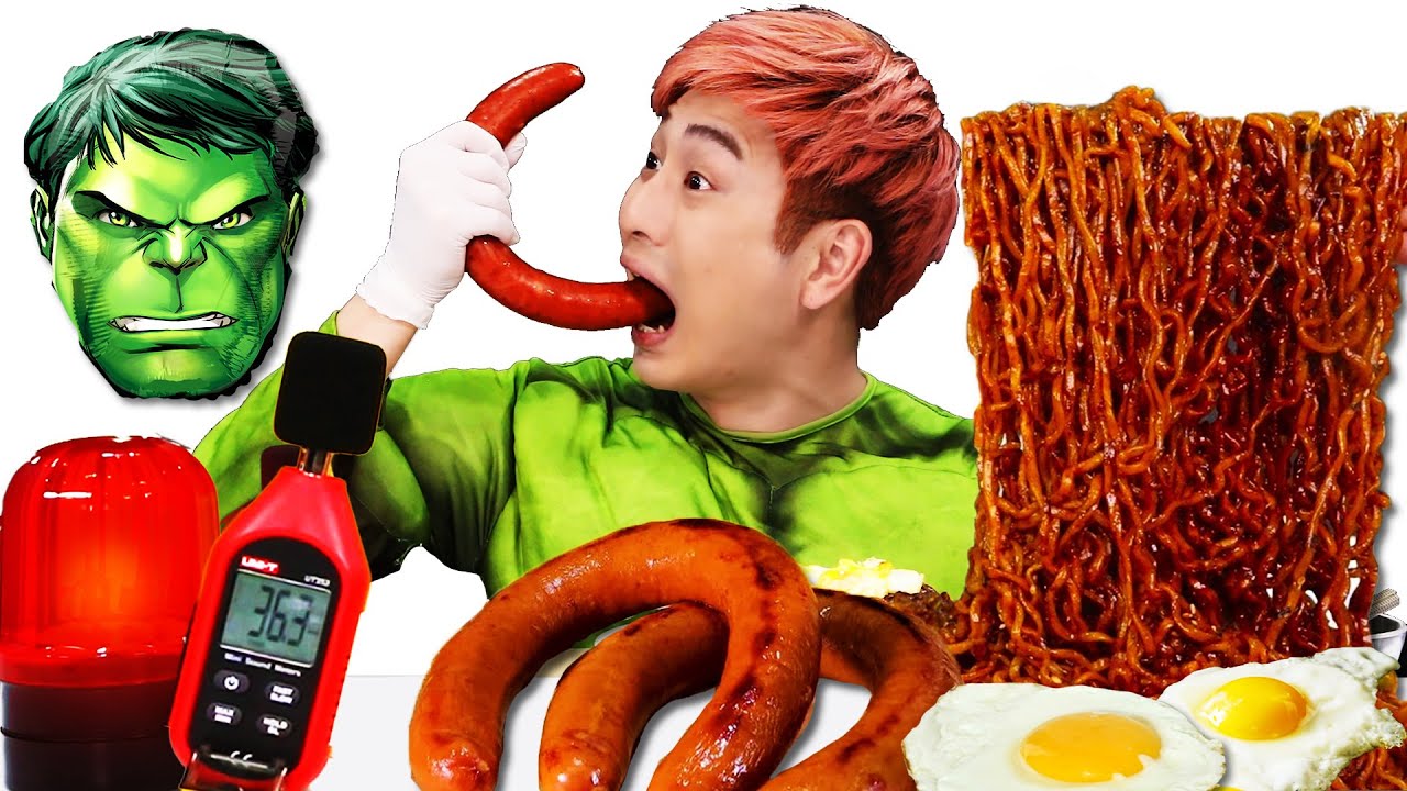 Superhero Hulk Kielbasa sausage Black Noodle 슈퍼히어로 헐크 킬바사 소시지 짜파게티 LuckyKangi Mukbang 럭키강이 먹방