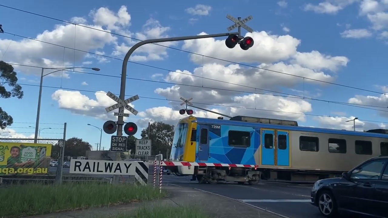 Boundary Road Hadfield/Coburg North/Merlynston - Metro Level Crossing