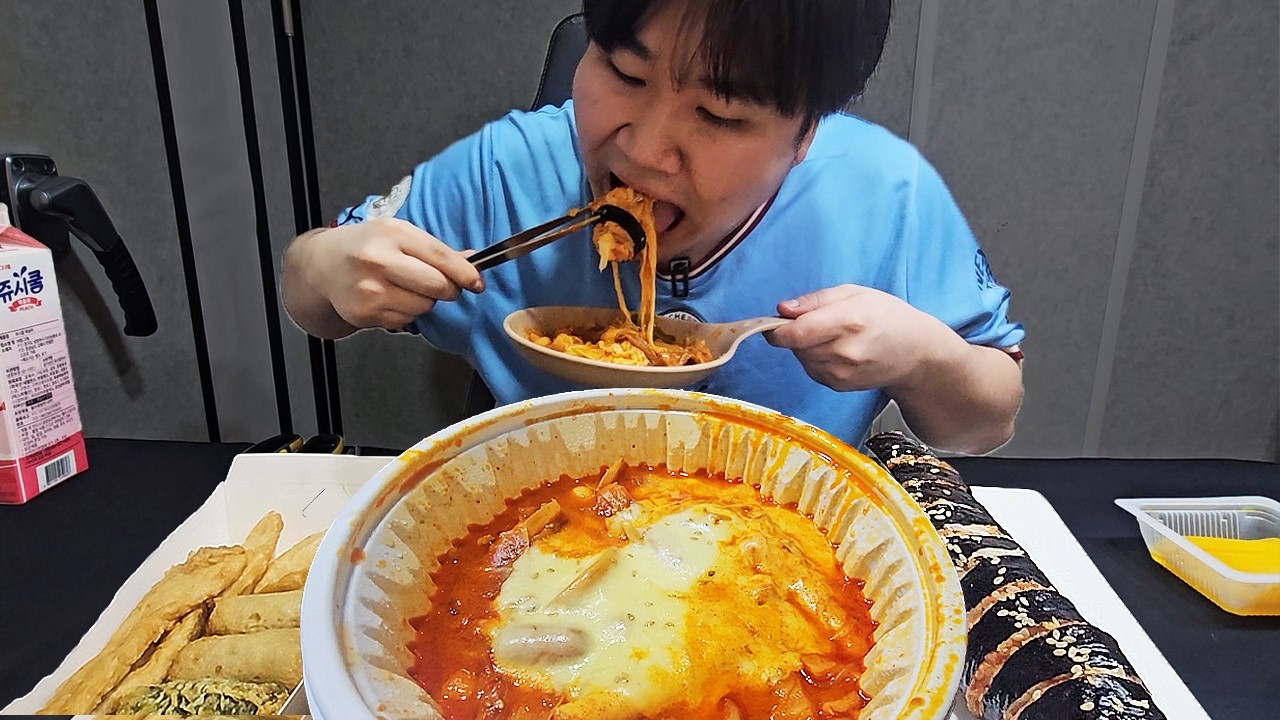 야식으로 신전떡볶이 신메뉴 맵닭에다가 신전치즈김밥이랑 같이 먹방!! [ Spicy Chicken Mukbang ]
