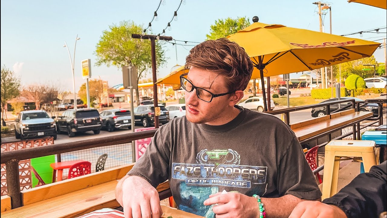 SCUMP EATS MEXICAN COW TONGUE TACOS (BEST TACO HE'S HAD!!)