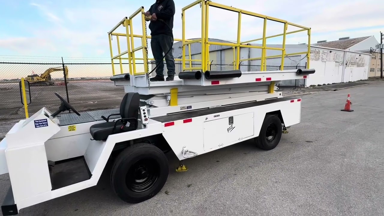 Tesco ML4020 Maintenance Lift Unit for Aircraft - Operational Video