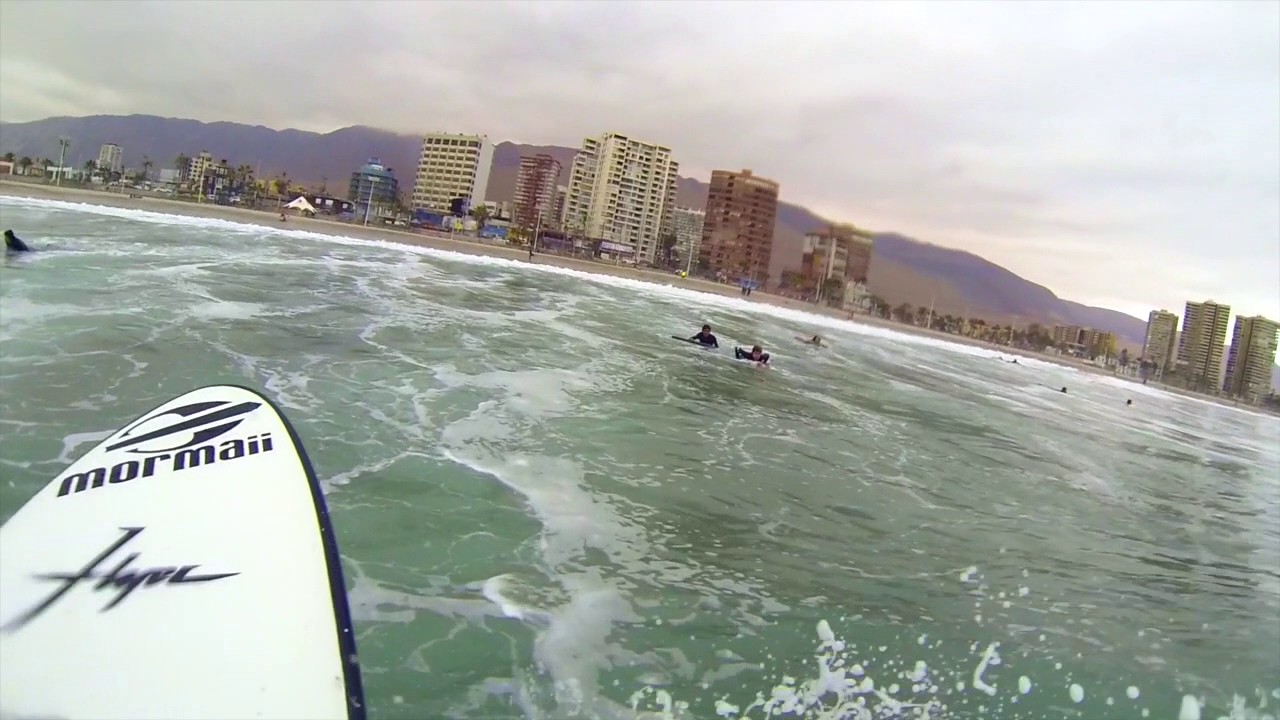 Respira. Flyer Surfboards en Iquique.
