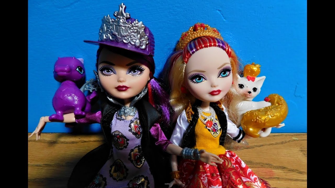 Ever After High School Spirit Dolls & 5 Pet Bobbleheads Raven Queen Apple White