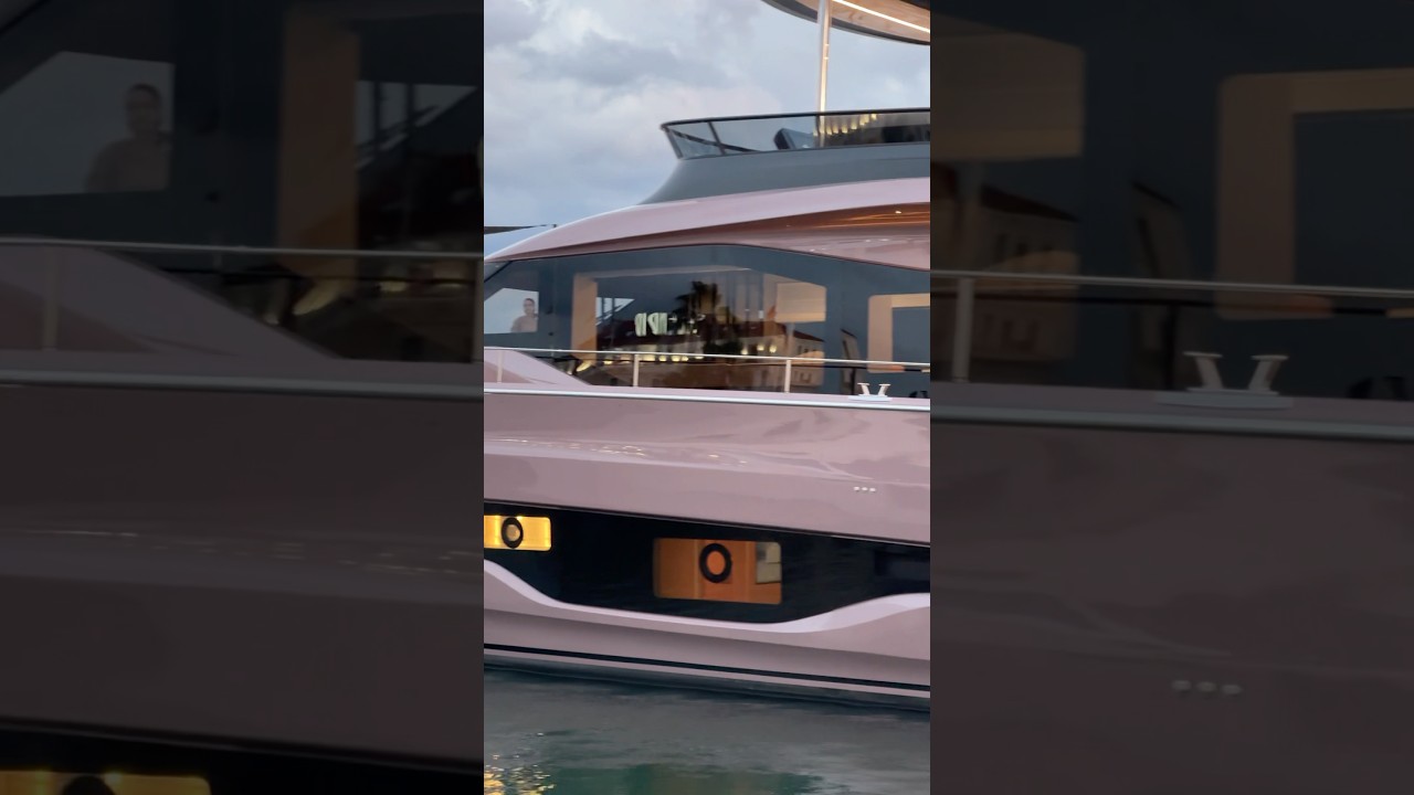 The new Cranchi Yachts Sessantadue 62 is astonishing! #nauta #cranchi #yachting #boating #yacht