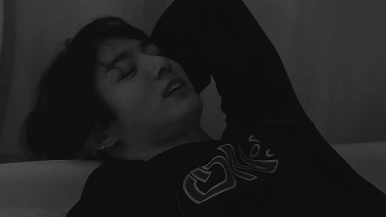 ASMR JUNGKOOK | Cuidando do seu namorado doentinho e coitadinho