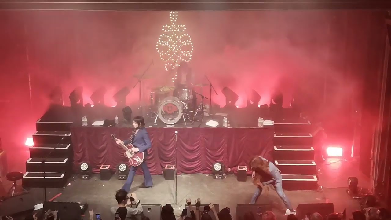 Palaye Royale - Intro/Nightmares (Live @ Gagarin 205, Athens, Greece)