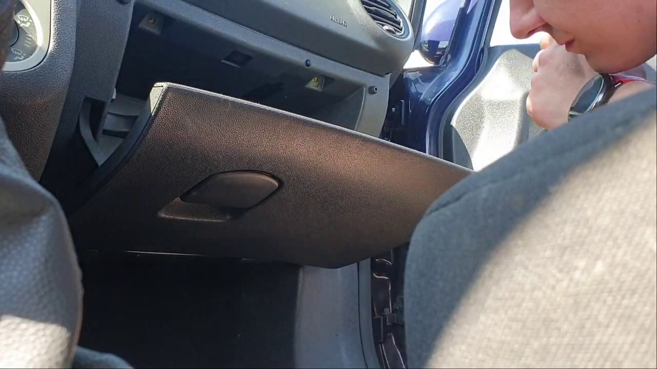 Opel corsa uszkodzony wentylator nawiewu, brak reakcji na niektóre biegi.