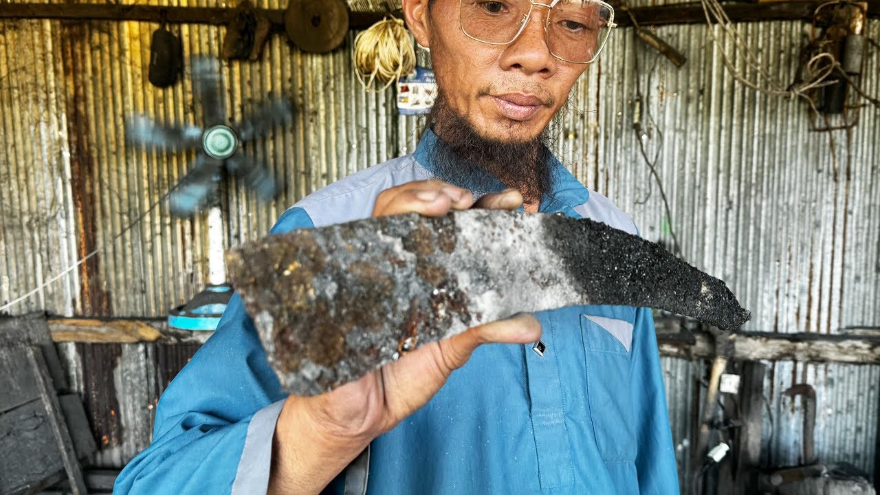 Restoring A Super Rusty KNife/This Blacksmith Secret Will Blow Your Mind