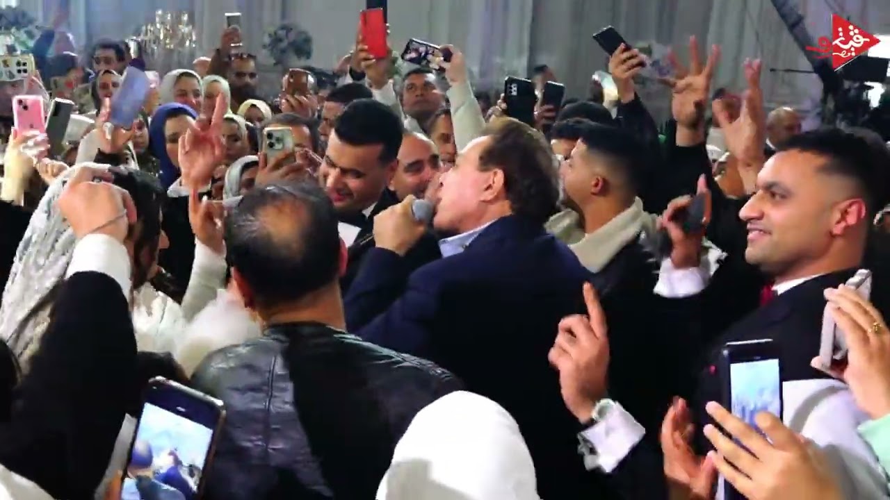 لحظه دخول حكيم نجم الاغنيه الشعبيه السلام عليكو فرحه الطيار محمد حسن فندق طيبه روز التجمع 