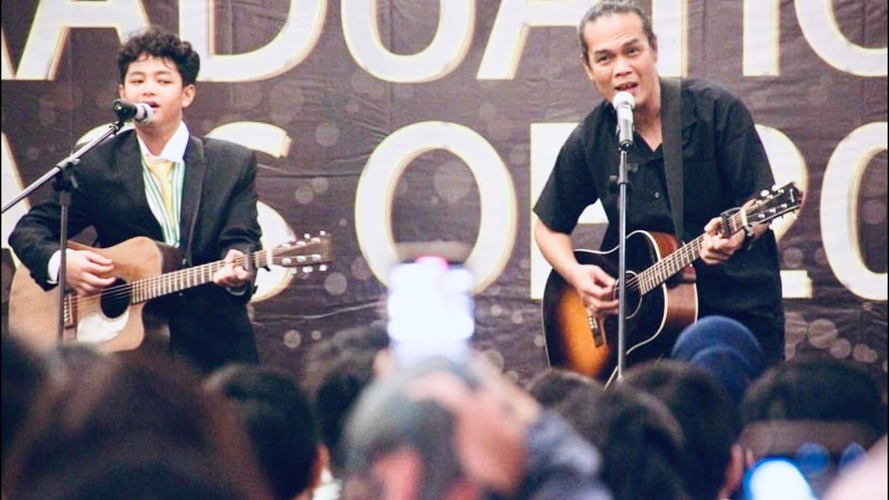 Perdana nih Abang Sean duet sama papa @JendralMaya di #graduation #sekolah #terlalumanis