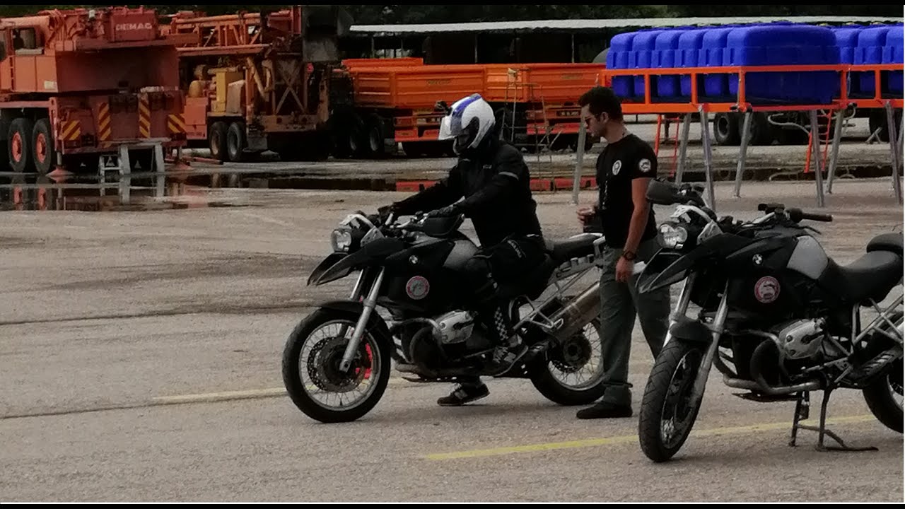 Yunuslar ile düdük dur-kalk motosiklet eğitimi-BMW R 1200 GS-Motorize 112 eğitimi
