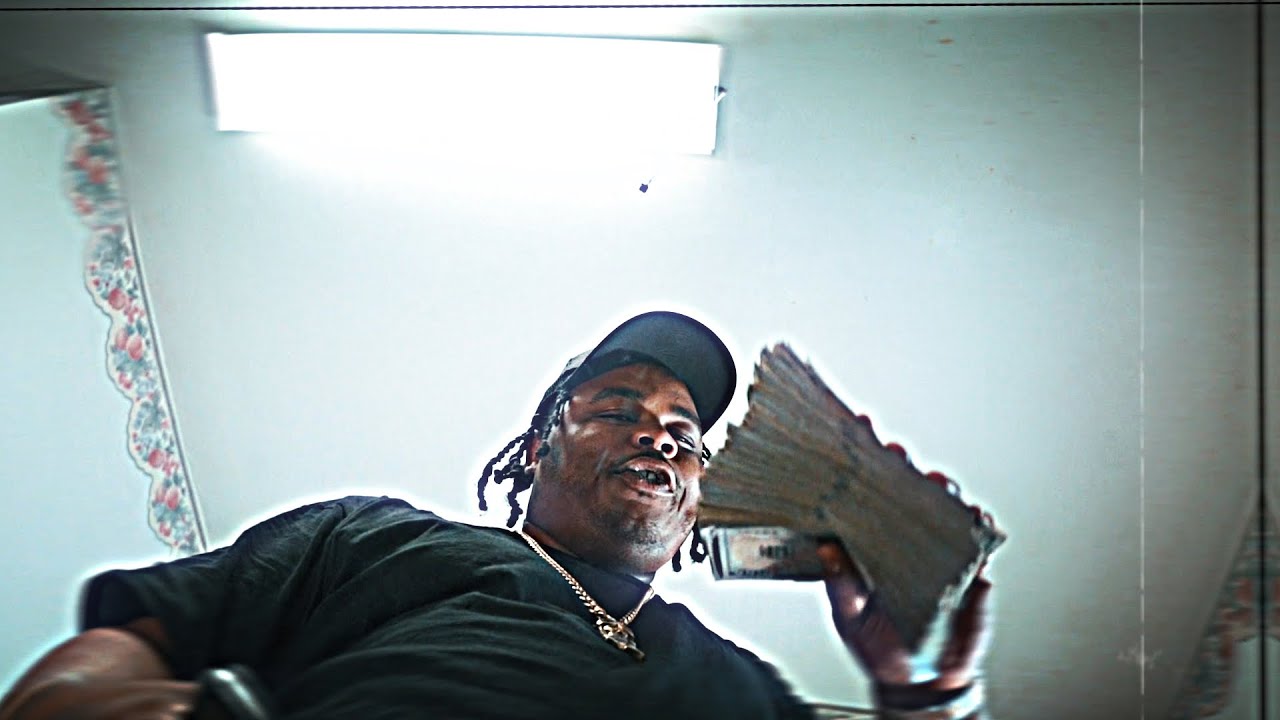 Quater 700 - Real Dumper (Ofiicial Video)