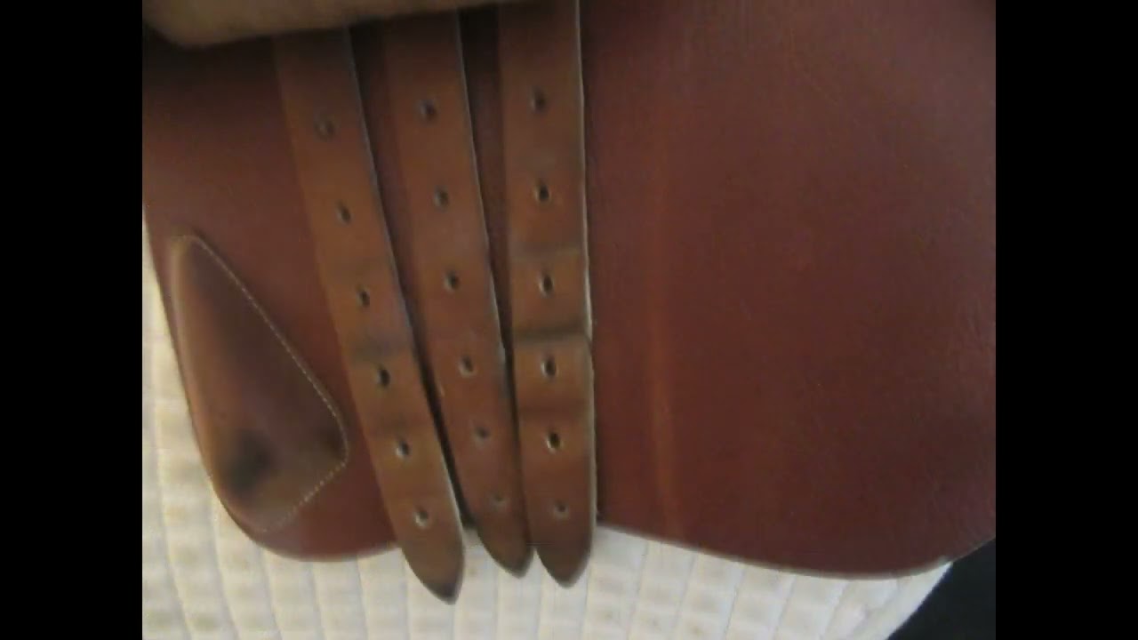 Devoucoux Biarritz Used Close Contact Saddle 17.5 